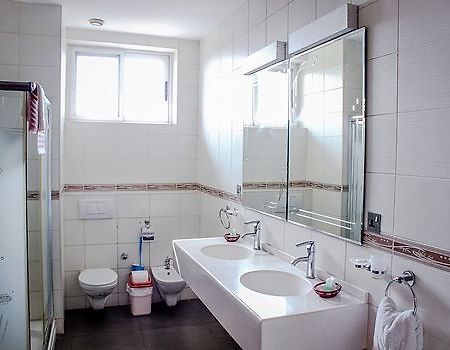 אקרה Maxlot Hotel מראה חיצוני תמונה